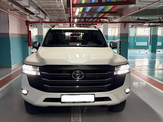 Toyota Land Cruiser 300