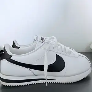 Nike cortez, Улаанбаатар — Хан-Уул — Буянт Ухаа хороолол