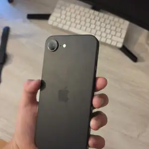 Apple iPhone 16e, 128 gb, Улаанбаатар — Хан-Уул — 20-р хороо