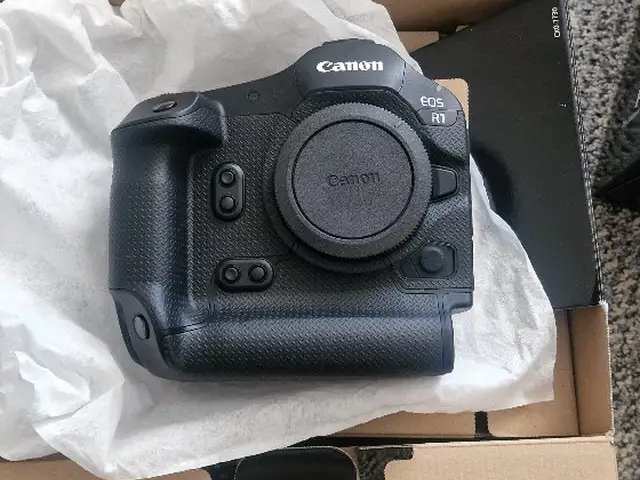 Canon EOS R1 камер болон RF 70-300 f4 линз, Улаанбаатар — Сүхбаатар — 2-р хороо