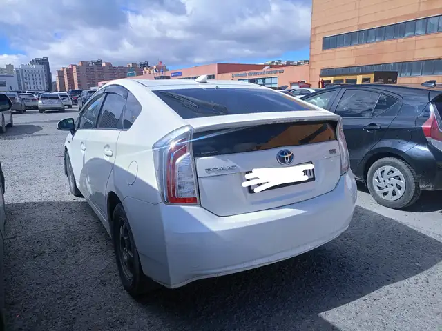 Toyota Prius 30