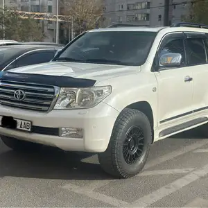 Toyota Land Cruiser 200