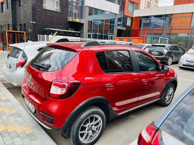 Renault Бусад