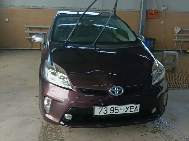 Toyota Prius 30