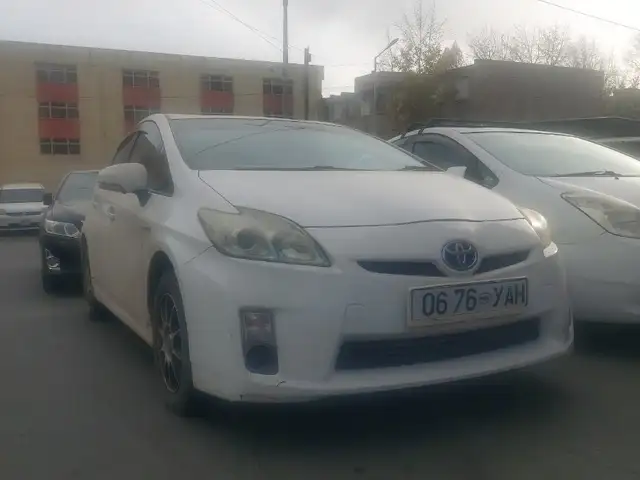 Toyota Prius 30