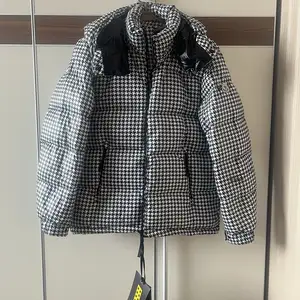 Moncler сөдөн куртка, Улаанбаатар — Баянзүрх — 36-р хороо