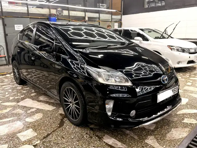 Toyota Prius 30
