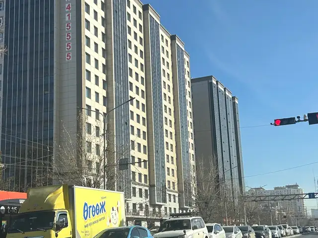 Андуудын баруун талд төв зам дагуу гаднаа зогсоолтой 81 мкв, Улаанбаатар — Баянгол — 25-р эмийн сан