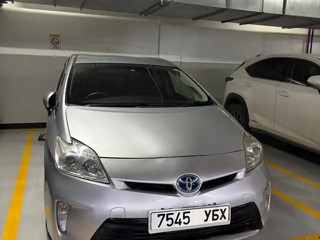 Toyota Prius 30