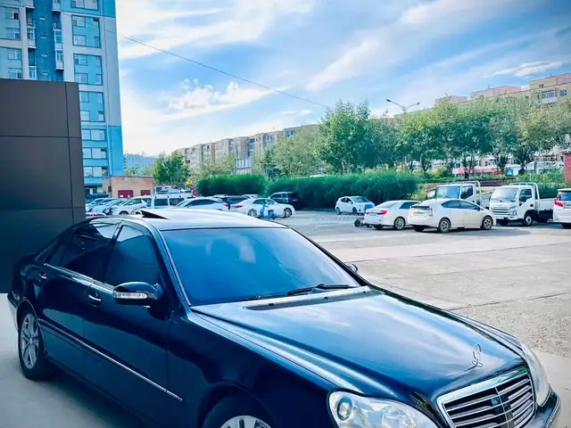 Mercedes-Benz S-Class