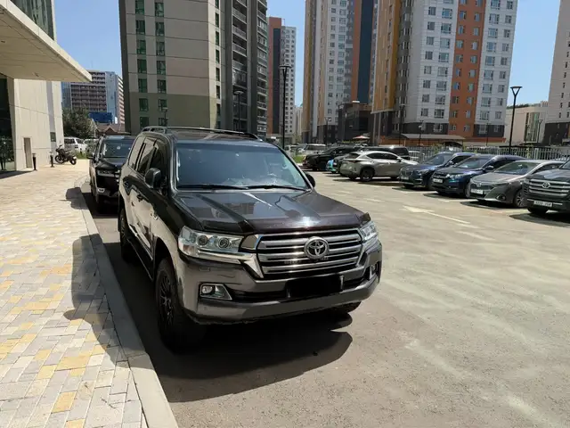 Toyota Land Cruiser 200