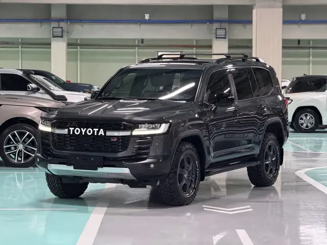 Toyota Land Cruiser 300