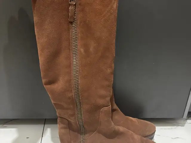 Nine west uvliin gutal, Улаанбаатар — Баянгол — Нарны хороолол