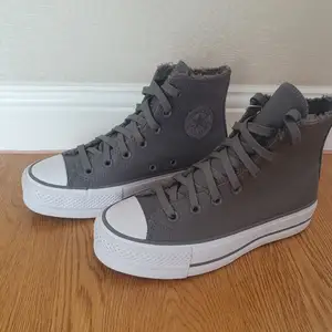 Converse, Улаанбаатар — Сүхбаатар — МУБИС