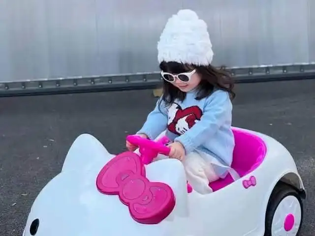 Hello kitty, Улаанбаатар — Баянзүрх — 21-р хороо
