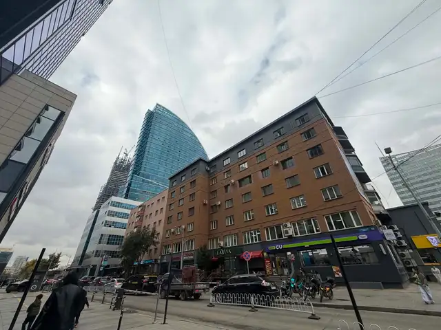 Хотын төв, 140мкв 3 өрөө байр, Улаанбаатар — Сүхбаатар — 1-р хороо