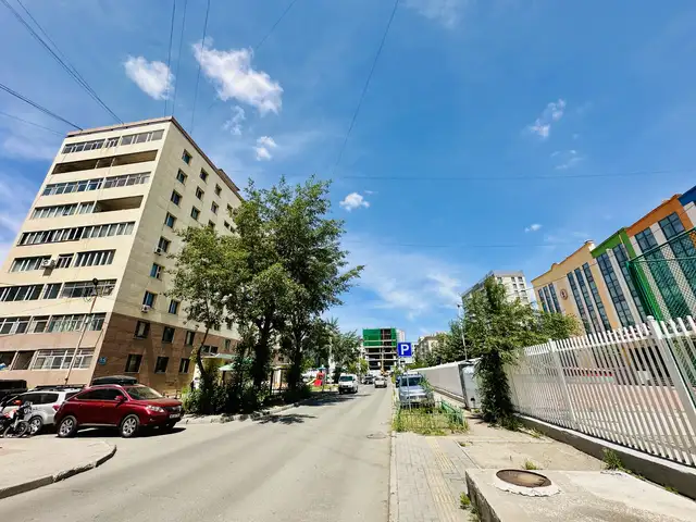 Хүүхдийн 100 орос 3-р сургуул хажууд угсармалын гал тоглоо тусдаа 2 өрөө 54мкв, Улаанбаатар — Сүхбаатар — 5-р хороолол