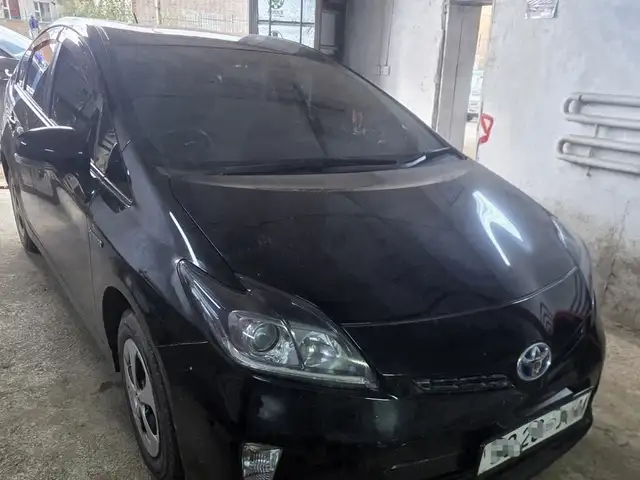 Toyota Prius 30