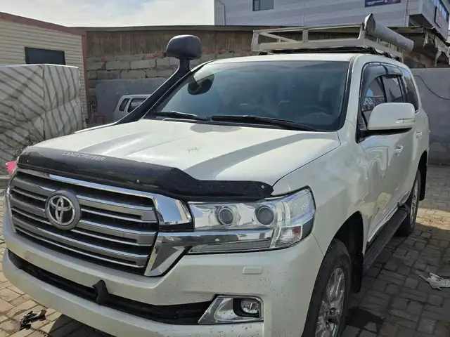 Toyota Land Cruiser 200