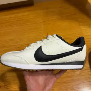 Nike cortez leather, Улаанбаатар — Баянгол — 10-р хороолол