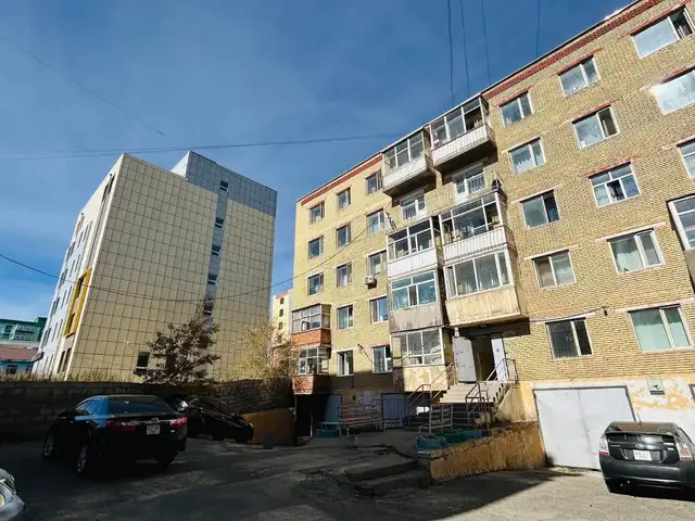 Бзд, торгоны зам худалдааны төвийн дэргэд 80мкв 3 өрөө байр, Улаанбаатар — Баянзүрх — 33-р сургуулийн ойролцоо