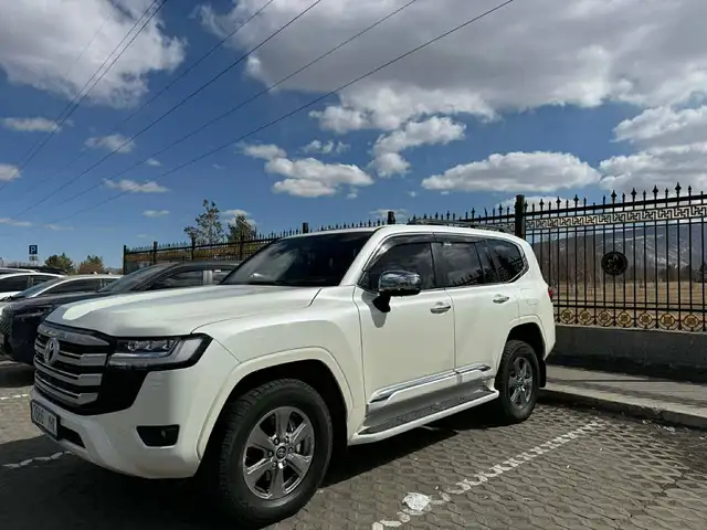 Toyota Land Cruiser 300