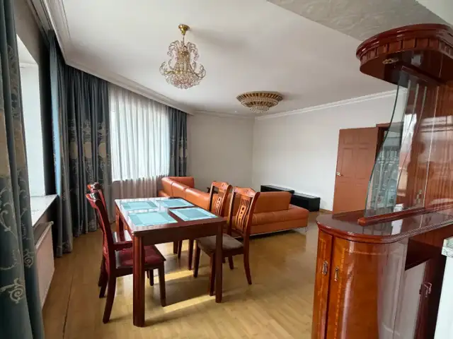 Сбд хүнсний 50-р дэлгүүрийн ард 3 өрөө бүрэн тавилгатай 96м2 байр, Улаанбаатар — Сүхбаатар — 4-р хороо