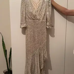 dress size m-l, Улаанбаатар — Хан-Уул — Romana Residence