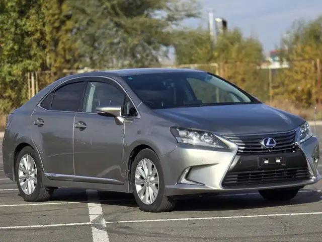 Lexus HS