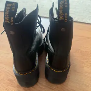 Martens, Улаанбаатар — Хан-Уул — King Tower