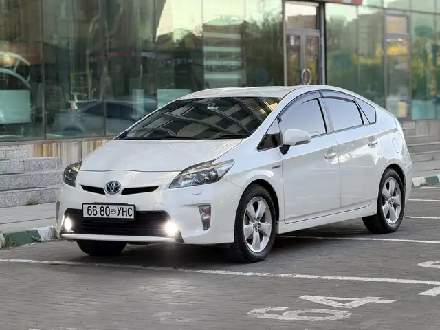 Toyota Prius 30