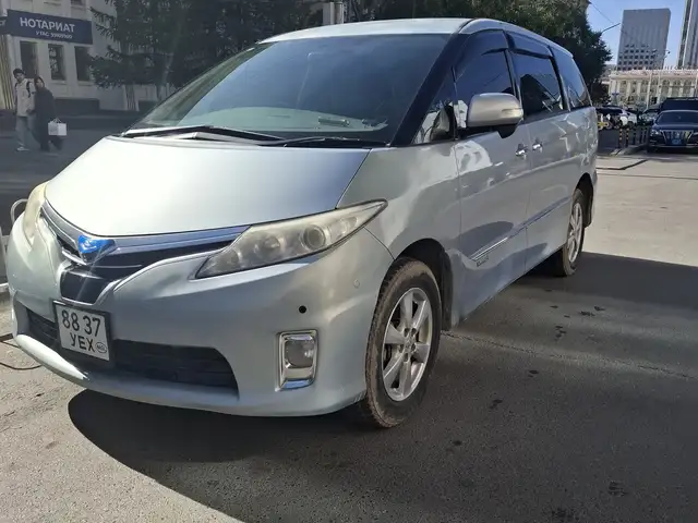 Toyota Estima