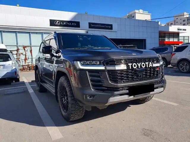 Toyota Land Cruiser 300