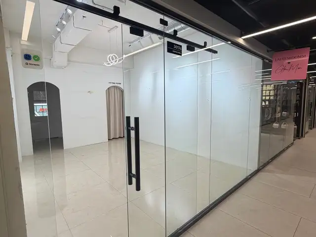 Akoya mall 27m2 uilchilgeenii talbai, Улаанбаатар — Хан-Уул — 15-р хороо